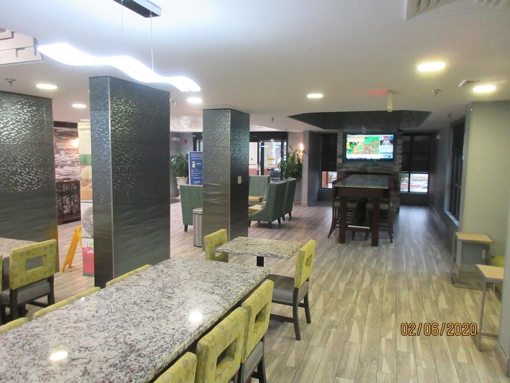 Quality Inn & Suites Montgomery East Carmichael Rd Zewnętrze zdjęcie