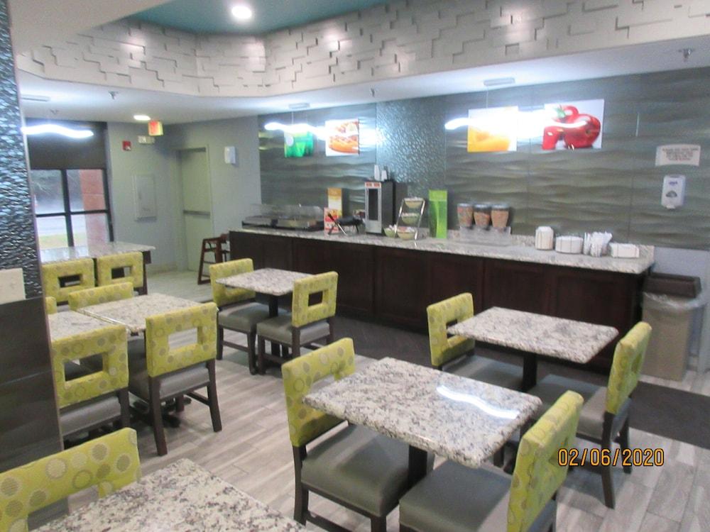 Quality Inn & Suites Montgomery East Carmichael Rd Zewnętrze zdjęcie