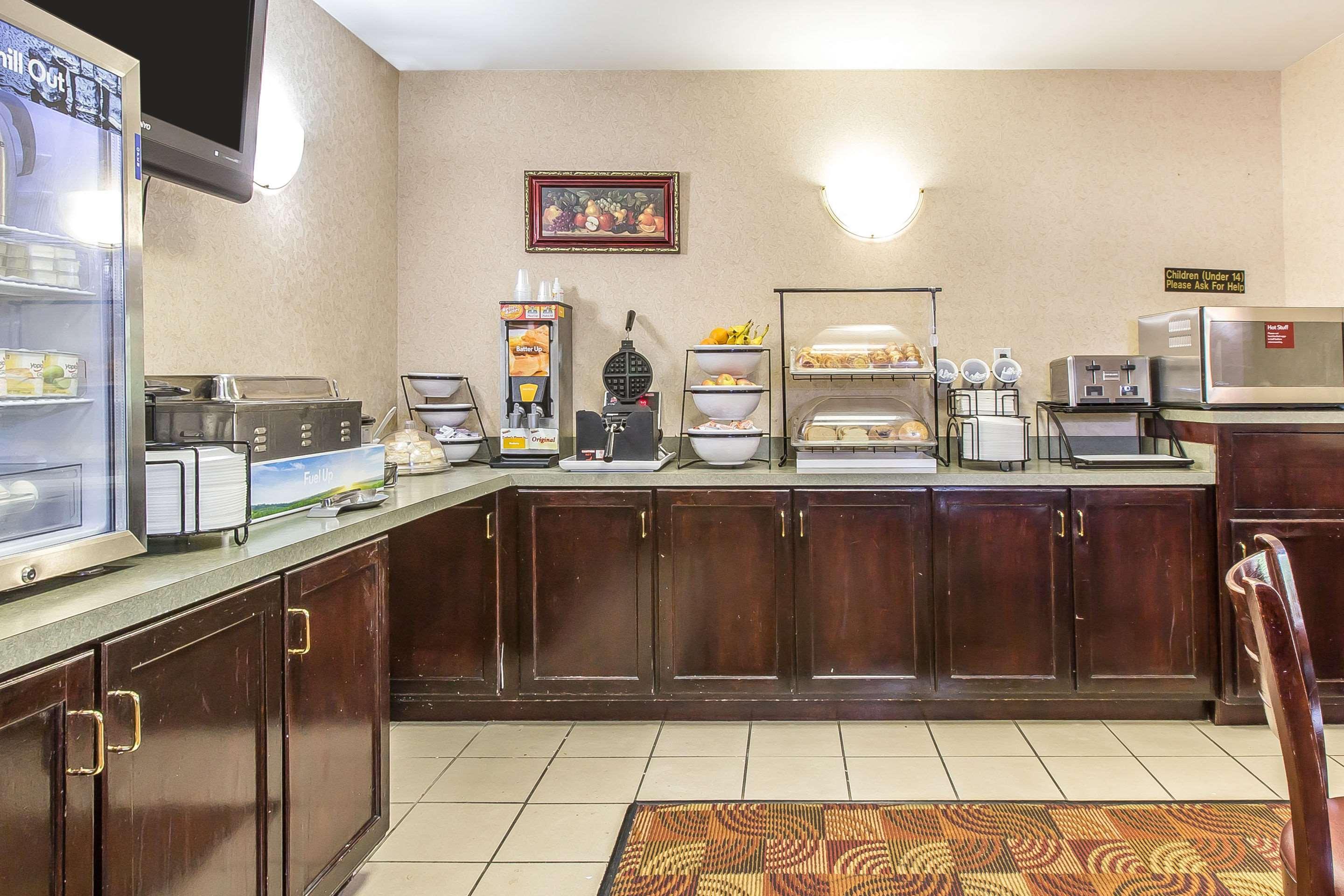 Quality Inn & Suites Montgomery East Carmichael Rd Zewnętrze zdjęcie