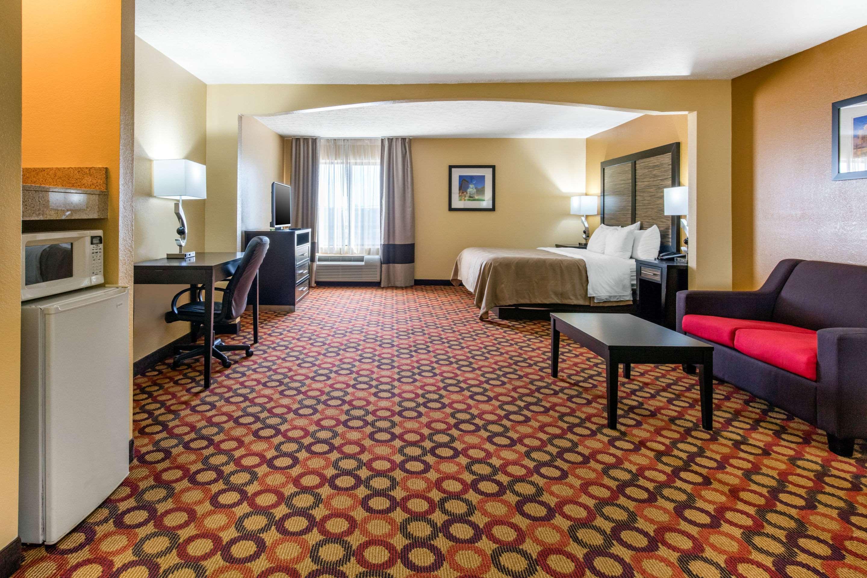 Quality Inn & Suites Montgomery East Carmichael Rd Zewnętrze zdjęcie